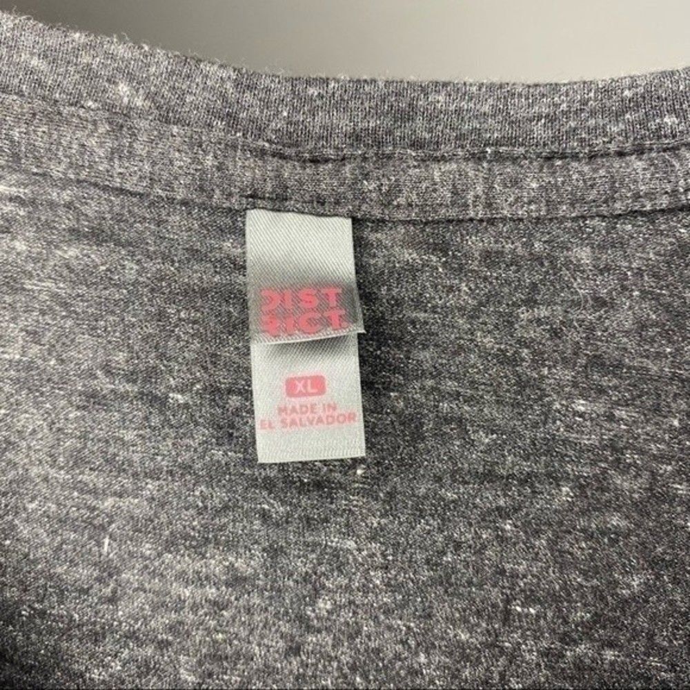 5/$25 District Heathered Gray V Neck Short Sleeve Jake Dodds Stagecoach Revolver - Picture 7 of 8